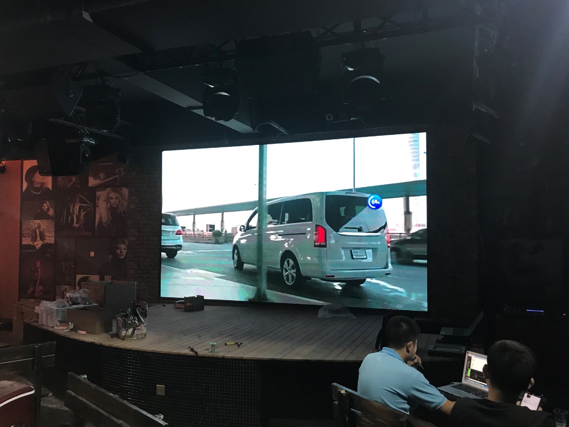 漳州臺商投資區酒吧  室內P3全彩屏.jpg